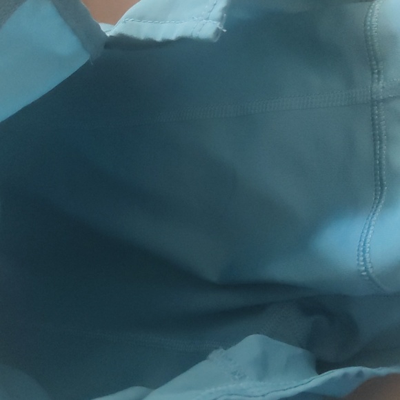 Size XS Nike dri-fit teal shorts with built in shorts - Picture 8 of 8